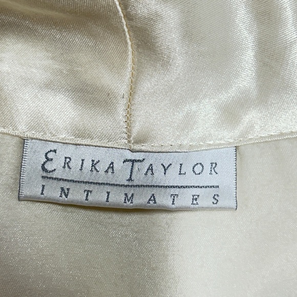 Erica Taylor Vintage Bath Robe Embroidered Satin Finish - Picture 7 of 9